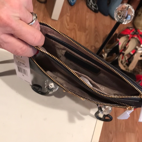 MICHAEL KORS WRISTLET - Picture 7 of 7